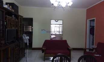 Imagem 2: Casa em terreno com duas moradias