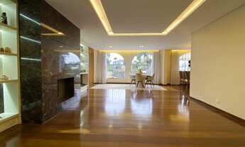 Imagem 3: Casa com espaços generosos em condomínio com muito espaço e verde no jardim marajoara