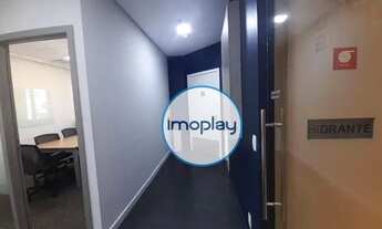 Imagem 3: Andar com layout e mobília no Itaim Bibi disponível para locação