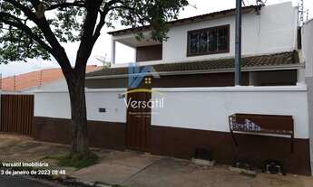 Imagem: Sobrado para venda tem 311 metros quadrados