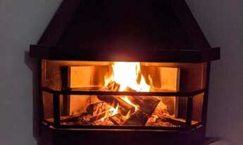 Imagem 6: Excelente casa ampla Suíte com closet/ Área gourmet / Pátio grande / Lareira