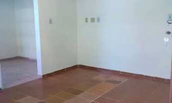 Imagem 3: Casa com quintal e vaga de garagem coberta