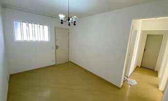 Imagem: Apto amplo, em prédio baixo, com portaria