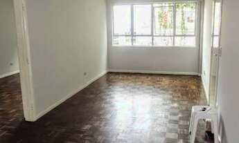 Imagem 2: Em frente à academia BeHappy