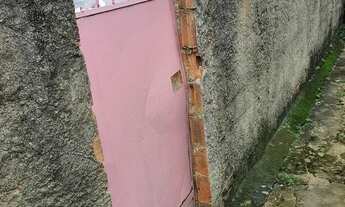 Imagem 6: Alugo uma Casa R$ 300,00 + Luz o que gastar(média de R$ 50,00) na rua Dracena!