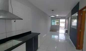 Imagem 3: Casa em Via Pública com 2 dormitórios em Flores ( Parque das Laranjeiras