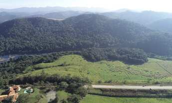Imagem 3: Área ZUPI com 31.726 m², com frente para a Estrada Gregório Spina