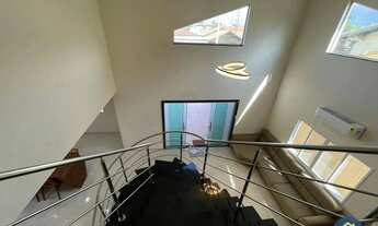 Imagem 16: Casa de alto padrão, com 5 suítes, 261,92 M² de área útil, piscina, churrasqueira, no Flór