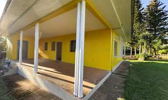 Imagem 2: Sítio com casa em Taquara - lareira e galpão de pedra com escritura