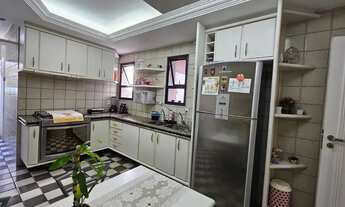 Imagem 7: Vendo apartamento com quatro quartos, sendo duas suítes, duas salas, e três vagas de garag