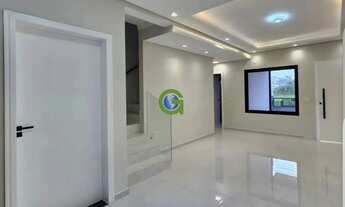 Imagem: Sobrado à venda com suíte, sacada e excelente