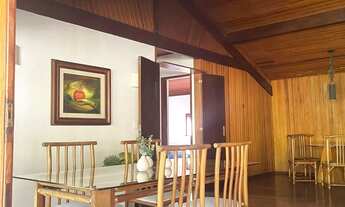 Imagem 4: Casa de condomínio para venda possui 280 metros quadrados com 5 quartos