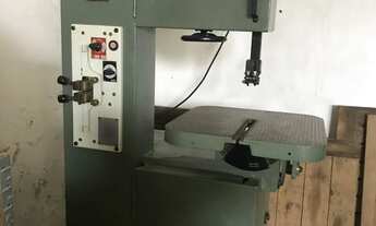 Imagem 2: Vende-se serra de fita e um paquímetro de um metro