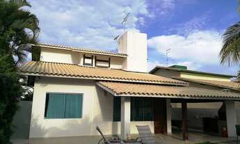 Imagem 4: Casa de condomínio para aluguel e venda possui 300 metros quadrados com 5 quartos