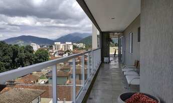 Imagem 2: Cobertura mobiliada ampla à venda no Centro de Ubatuba