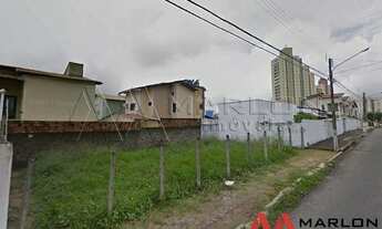 Imagem: Terreno para venda, possui 240m², topografia