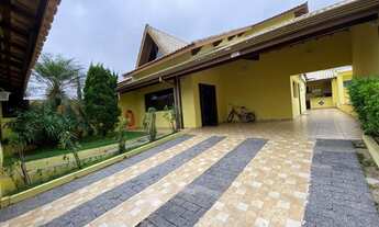 Imagem 2: Sobrado com Piscina no Jardim Imperador a 1.100 Metros da Praia