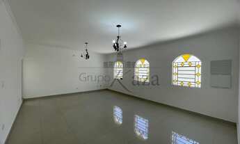 Imagem 3: Casa para venda com 244 metros quadrados com 4 quartos em Parque Itamarati - Jacareí - SP