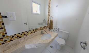 Imagem 6: Casa de condomínio sobrado para venda possui 450 metros quadrados com 4 quartos