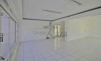 Imagem 3: Casa comercial para venda possui 353 metros quadrados com 6 salas em Sumaré - São Paulo