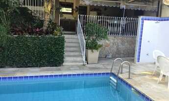 Imagem 2: Casa em São Francisco Niterói com 4 quartos , piscina para locação ou venda