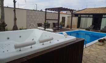 Imagem 6: Linda edicula, piscina, jacuzzi, perfilado, quarto,churrasqueira. não tem Lage.