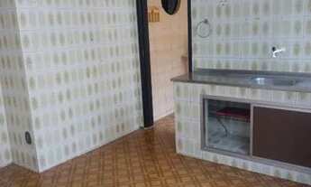 Imagem 3: Prédio com três casas centro de Mangaratiba RJ