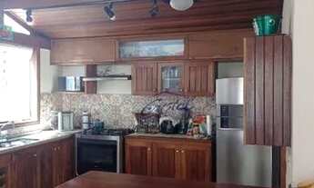 Imagem 7: Casa semi térrea com estilo Colonial na região da Granja Viana!