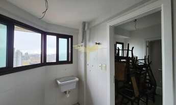 Imagem 2: Apartamento na Barra, distribuído em 171m² com 3 vagas de garagem