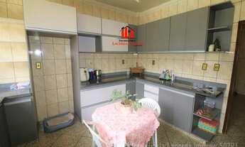 Imagem 2: Casa 4 Qts sendo 1 suíte, piscina Prox DB Pq10, em frente ao Jd Bougainville