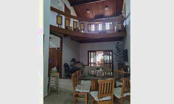 Imagem 4: Linda casa estilo colonial em condomínio fechado