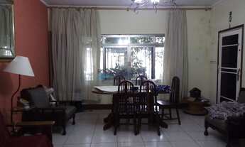 Imagem 3: Casa em terreno com duas moradias