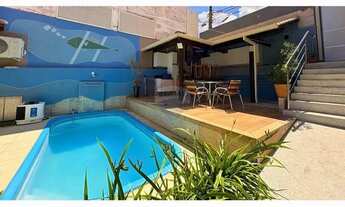 Imagem 2: Casa à venda em Vitória com 3 quartos, piscina aquecida e área gourmet com churrasqueira