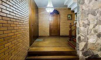 Imagem 3: Casa ampla de 5 dormitórios para venda ou aluguel no Centro de Pelotas, RS, com 574 m² úte