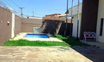 Imagem 3: Casa para venda com 220 metros quadrados com 3 quartos