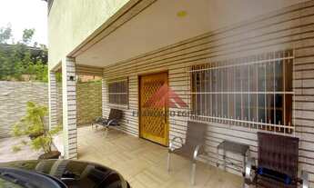 Imagem: Casa com 3 quarto e piscina à venda no