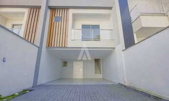 Imagem: Sobrado com 1 suíte e 2 quartos à venda