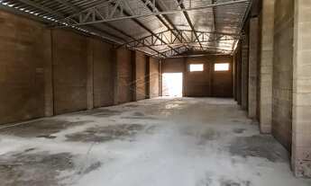 Imagem 4: BARRACÃO PARA LOCAÇÃO NA AV. JORGE SCHNEYDER FILHO COM 298M², 2 BANHEIROS E TELHA SANDUÍCH