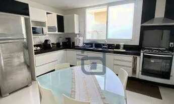 Imagem 5: Sobrado Mobiliado com Piscina e 4 Quartos em Condomínio Fechado - Alto Padrão