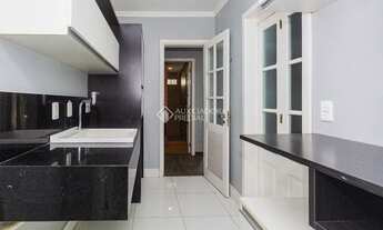 Imagem 7: Imóvel para aluguel possui 339 metros quadrados com 3 quartos em Morro Santana - Porto Ale