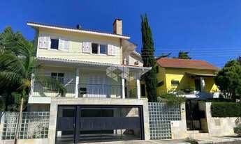 Imagem 2: Duas casas com área total de 307 m2 para vender na serra gaúcha