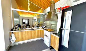 Imagem 7: Imóvel para venda tem 220 metros quadrados com 5 quartos