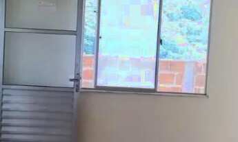 Imagem 3: Casa 2/4, sala, cozinha e banheiro