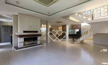 Imagem 4: Casa com 4 Dormitórios e Piscina O Lar dos Seus Sonhos Espera por Você!