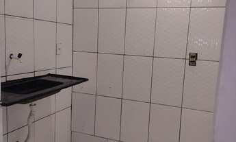 Imagem 2: Alugo 2 kitinets 400,00 com água fora energia paragamento a parte!!