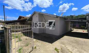 Imagem: Casa à venda com 2 quartos, 1 sala, 1 banheiro