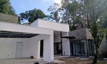 Imagem 2: Casa com 224 m², com 3 suítes a 2 minutos do Lago Negro - Gramado - RS