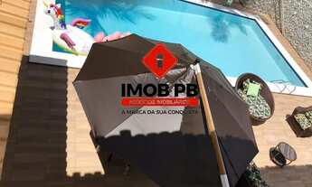 Imagem 3: Casa para aluguel e venda possui 310 metros quadrados com 8 quartos