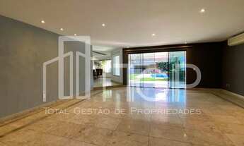 Imagem 5: Casa de condomínio para venda tem 678 metros quadrados com 4 quartos