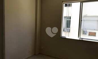 Imagem 4: Apartamento com sala, 2 quartos, 2 banheiros, cozinha americana, dependência completa, à v